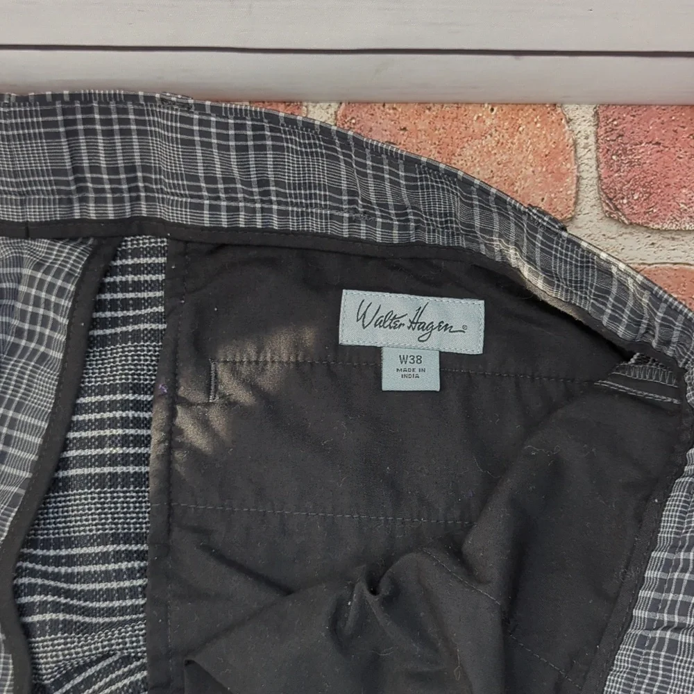Walter Hagen Performance Moisture Wick Golf Shorts Black and Grey Plaid Men's 38